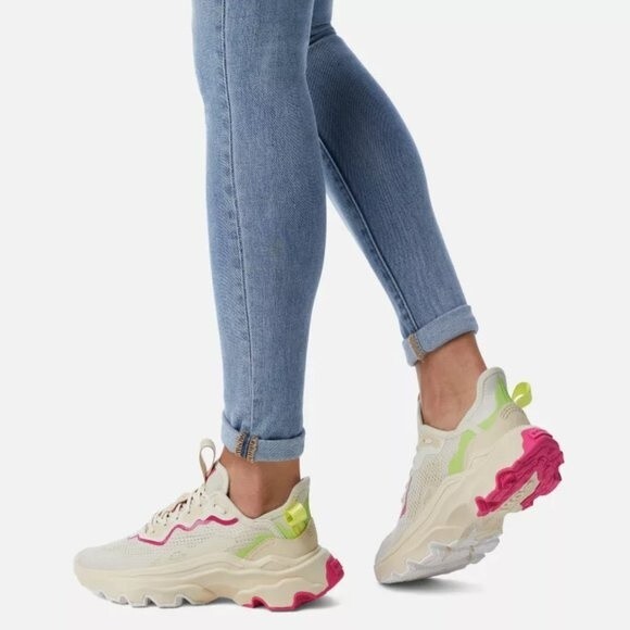 Sorel Women's Kinetic Breakthru Day Lace Up Eco Friendly Sneakers Size 10 - Picture 1 of 9